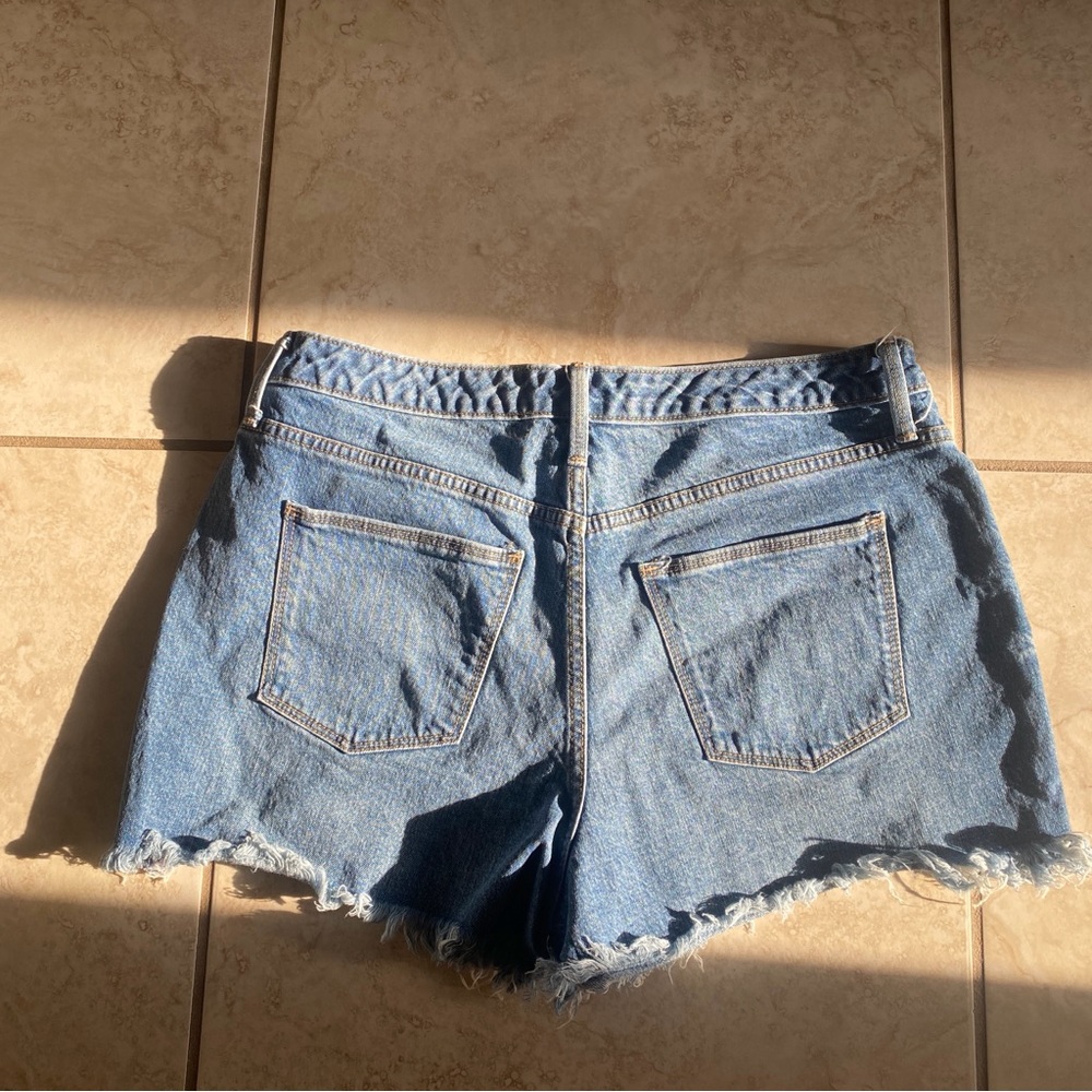 Universal Thread Blue Jean Shorts - Picture 3 of 5
